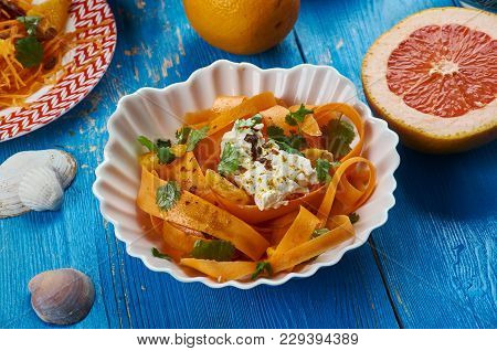 Moroccan Harissa Carrot Salad