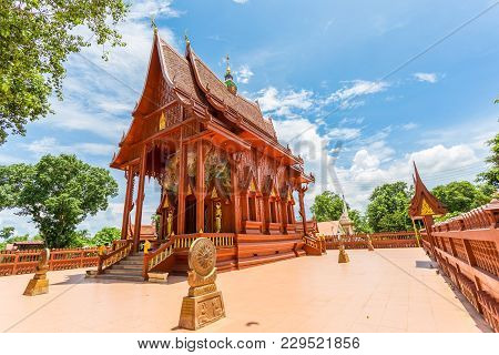 Wat Phra That Choeng Chum