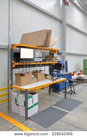 Efficient Configure Of Packing Station For Order Fulfillment In Distribution Center