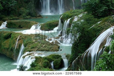 Cascata inVietnam