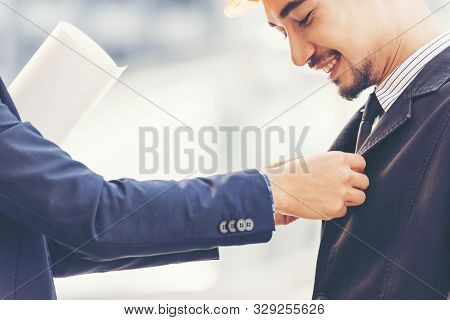 Habits Of Leaders Who Inspire Loyal Businessman With Loyalty.leaders Still Excel At Remarkable Loyal