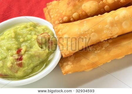 Tequenos (aperitivos latino-americano)