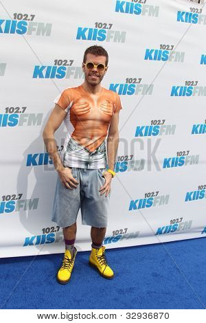 LOS ANGELES - huhtikuu: Perez Hilton. saapuu Home Depot Center o 