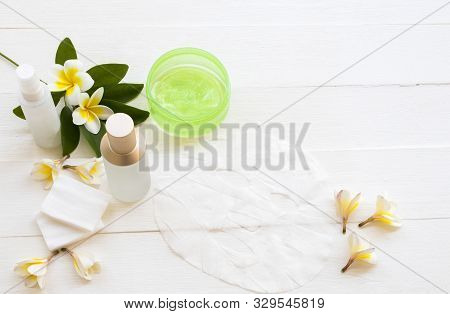 Natural Cosmetics Herbal Aroma Sheet Mask ,soothing Gel ,collagen Water Spay ,toners Serum And Cotto