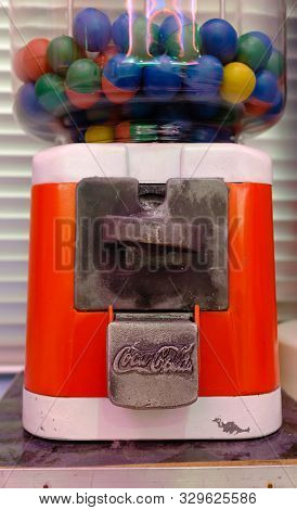 Bangkok,thailand-01 Apr 2018: Vintage Style Coca Cola Theme Gashapon Machine