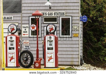 10/24/2019 Manitowoc Wi, Usa
Beautiful Replica Of A Old Station