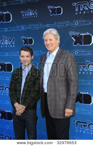 GLENDALE, CA - 12 maggio: Elijah Wood, Bruce Boxleitner a Disney XD ' TRON: Uprising' stampa evento