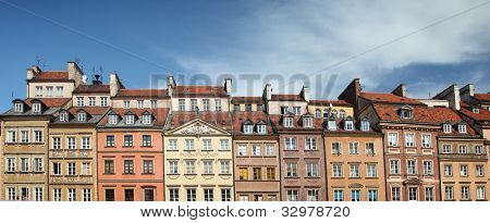 Farverige bygninger på Market Square, Warszawa, Polen