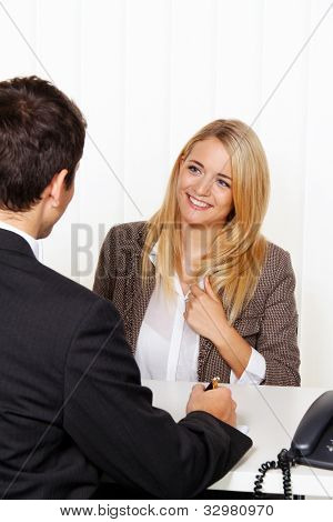 consultazione. consultazione e discussione con consulenti e clienti.