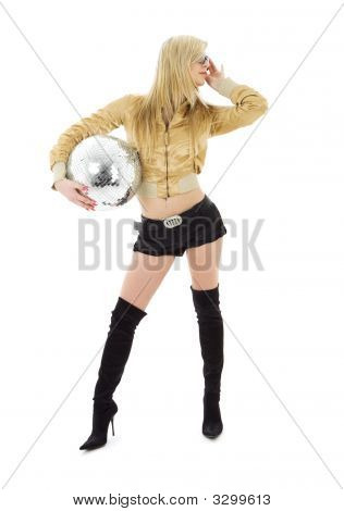 Ragazza d'oro giacca con sfera da discoteca