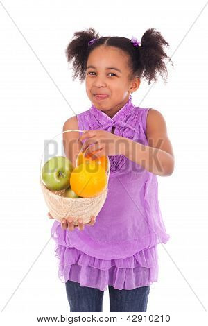Malá Africká dívka s Baket ovocem