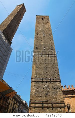 Garisenda ทาวเวอร์ โลน่า Emilia-Romagna อิตาลี