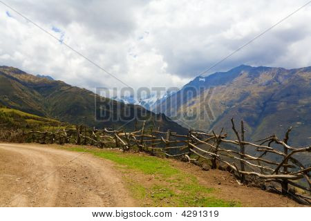 Estrada nos Andes