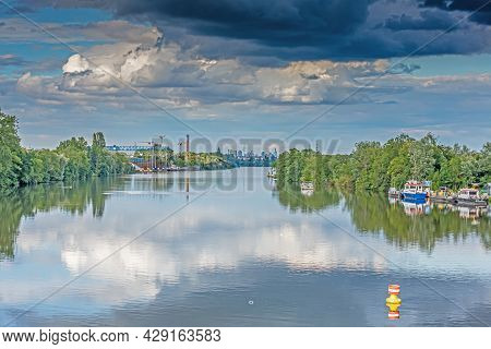 Picture Of The Skyline Of Frankfurt Am Main Taken From A Great Distance From The Main Lock Eddershei