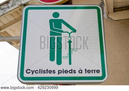 Cyclistes Pied A Terre French Text Panel Means Foot-on-the-ground Cyclists Information Signage