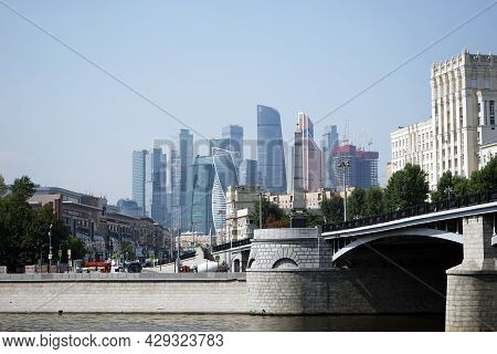 Moscow Russia-august 2021:moscow City Landscape On A Sunny Summer Day. Berezhkovskaya Embankment Nea