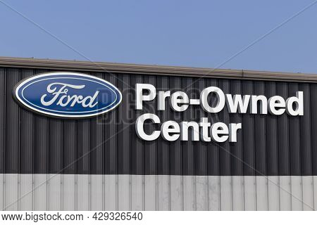 Harrison - Circa August 2021: Ford Motor Certified Pre-owned And Used Car Dealer. As New Inventory B