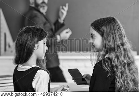 Compliance With School Internet Policies. Internet Surfing Social Networks. Problem Of Smartphones I