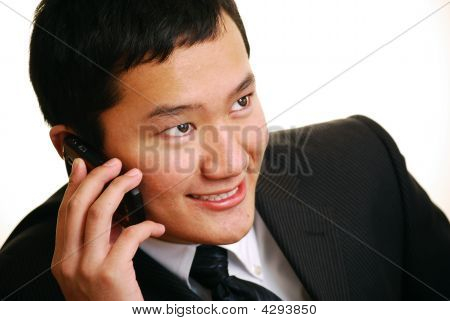 På telefonen
