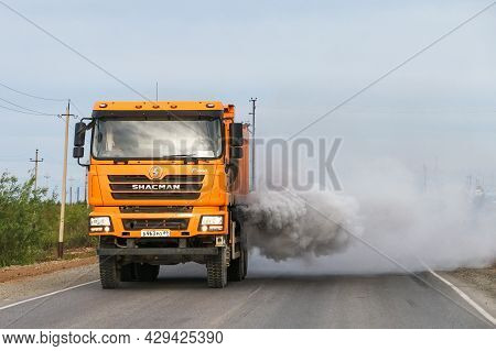 Novyy Urengoy, Russia - July 4, 2021: Chinese Dump Truck Shaanxi Shacman Sx3254 At The Interurban Ro