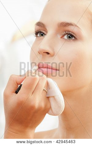 Defining Lips Shape With Lip Pencil