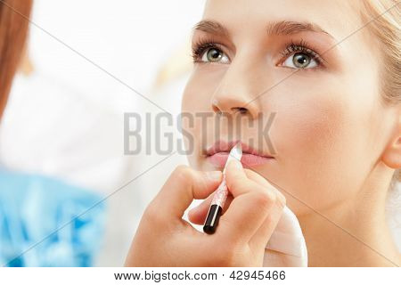 Defining Lips Shape With Lip Pencil