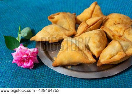 Homemade Samosa, Samsa Or Smosa. A Vegetarian Spicy Indian Special Traditional Street Food. Iftaari 