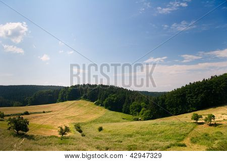paesaggio su una sera d'estate