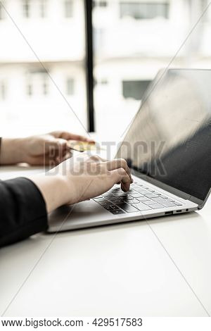 The Concept Of Using Credit Card To Pay For Goods Or Services On Online Websites, Online Shopping By