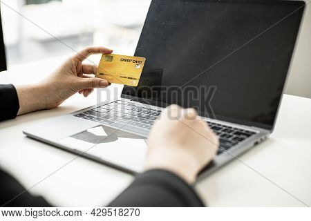 The Concept Of Using Credit Card To Pay For Goods Or Services On Online Websites, Online Shopping By