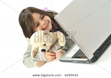 Kind mit laptop