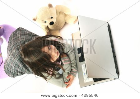 Kind mit laptop