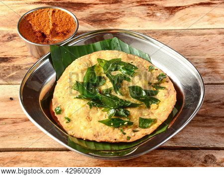 Maddur Vada Are Crisp Fried Patties Popular As An Evening Snack In Karnataka, India. Served Over A R