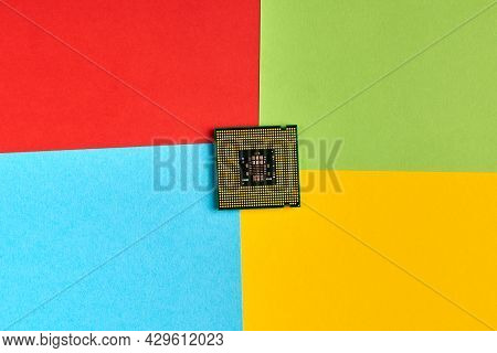 Papers In Colors Of Famous Computer Corporation, Software Manufacturer Logo. High Cpu Usage. Red, Gr