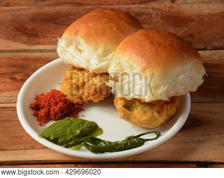 Vada Pav, Mumbai Famous Vada Paav Is An Indian Burger. Potato Patty Is Deep Fried And Stuffed Inside