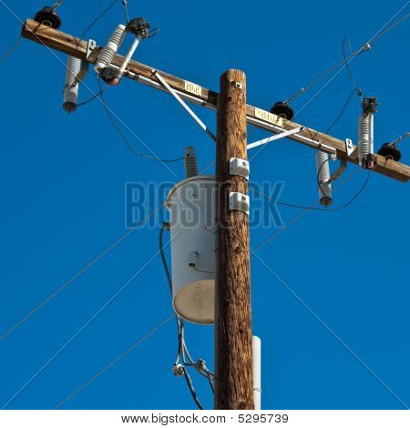 Poste de alta tensão
