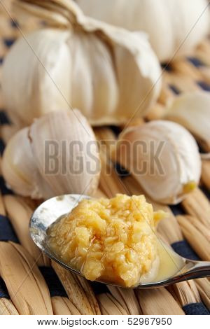 Pressed garlic