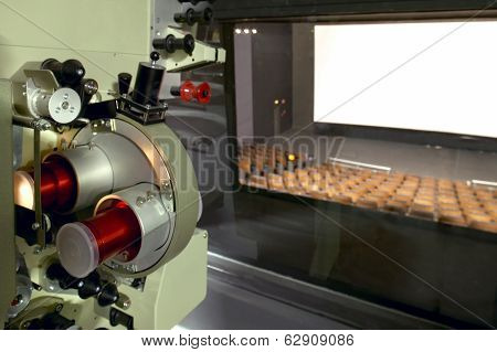 Cinema. Proyector Cabin And Theater Screen.