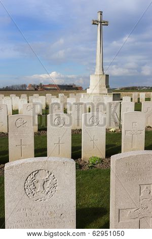 Bard Cottage Cemetery At Ypres, Flanders, Belgium - Portrait.