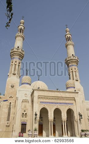 Mosque Um Al-tobool