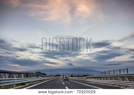 Direction Mt. Etna