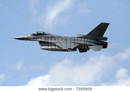 F-16를 벗어