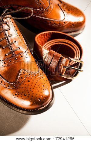 Classic Polished Men's Brogues And Brown Belt