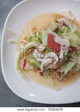 closed up spicy mixed salad with noodle shrimp and vegetabels