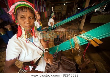 Seniors Kayan Lahwi Girl Is Weaving.