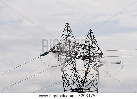 Electrical Pylon Cleaning By Two Guys