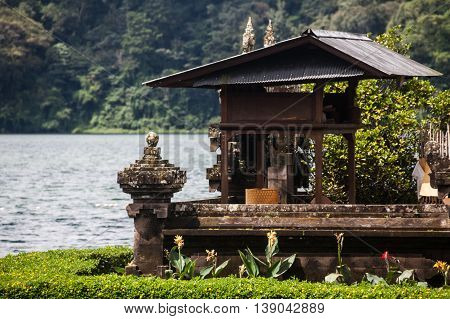 Holiday in Bali, Indonesia - Ulundanu Temple and Lake Beratan