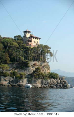 Na wzgórzu Villa1