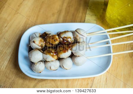Grilled Meat Ball With Spicy Sauce