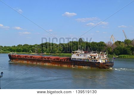 The ship on the river Don. Photo taken on: July 18 Thursday 2013